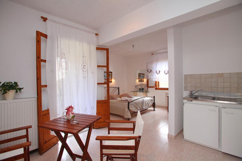 Marlitsis Apartments & Studios Скопелос Екстер'єр фото