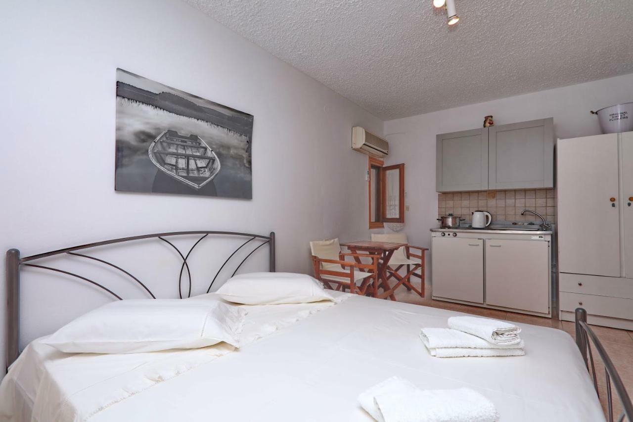 Marlitsis Apartments & Studios Скопелос Екстер'єр фото