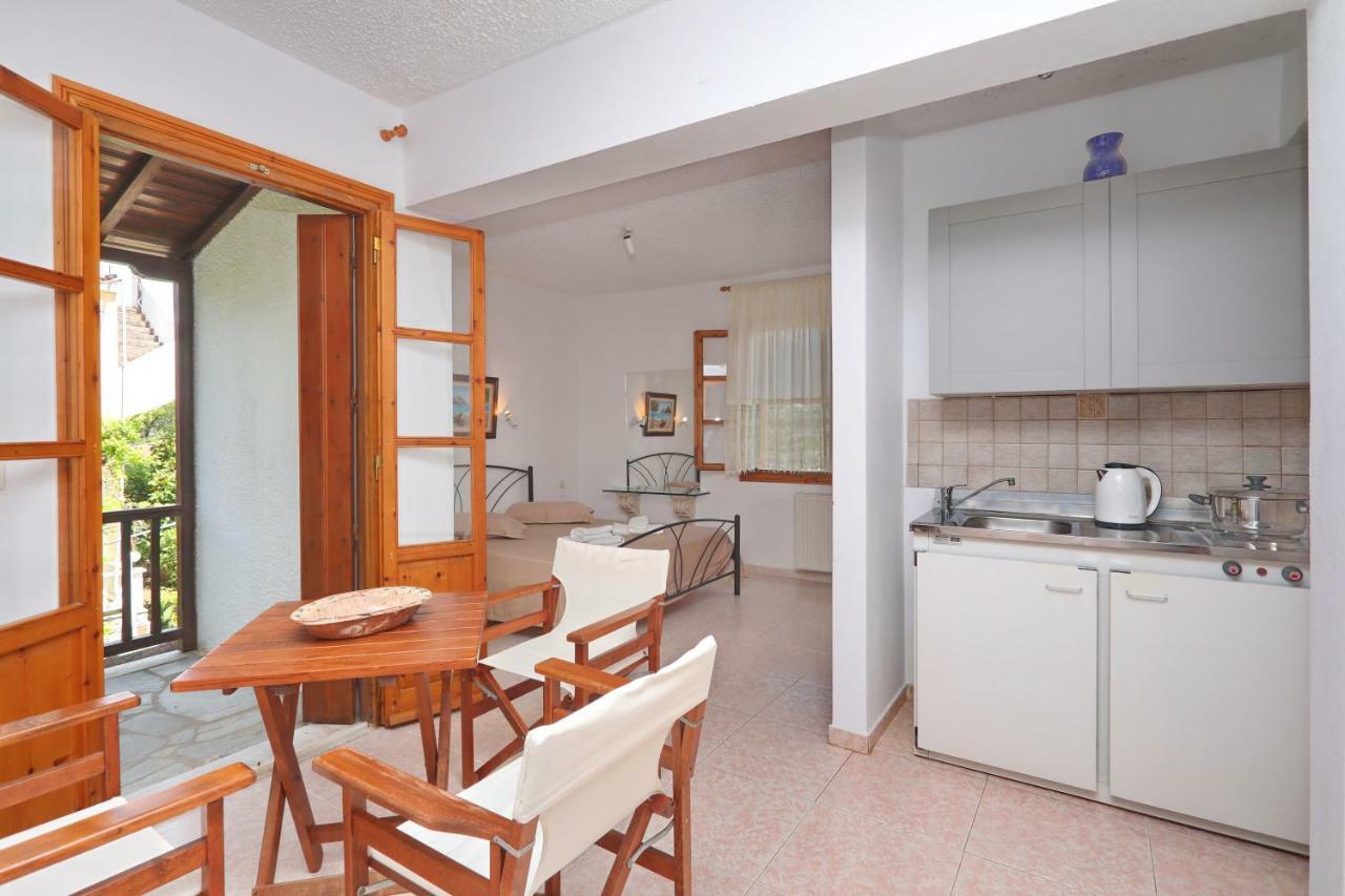 Marlitsis Apartments & Studios Скопелос Екстер'єр фото